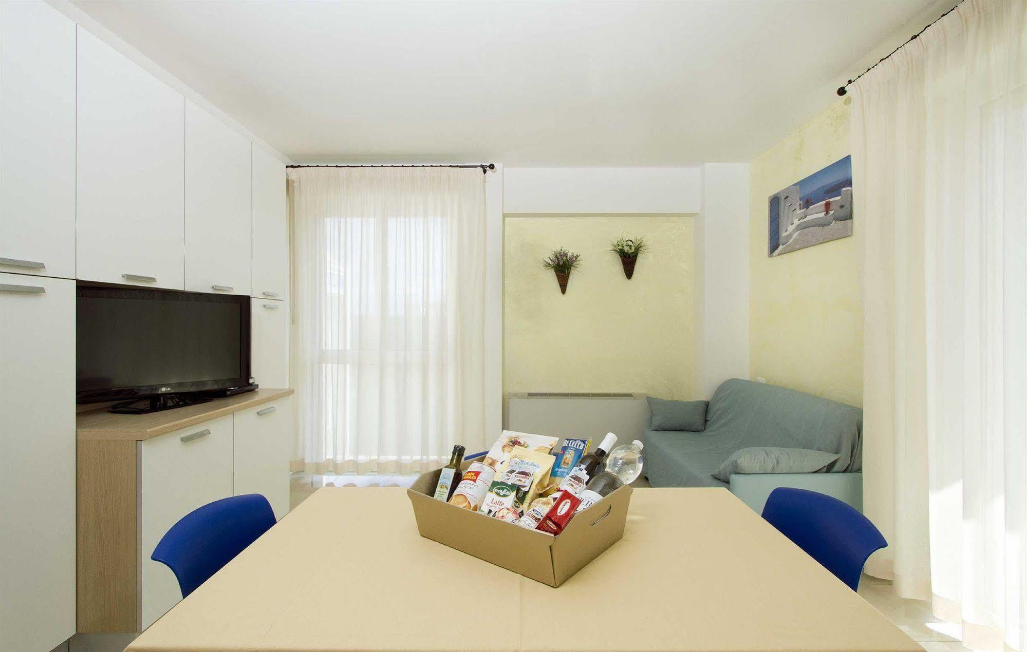 Residence I Delfini Купра-Мариттима Экстерьер фото