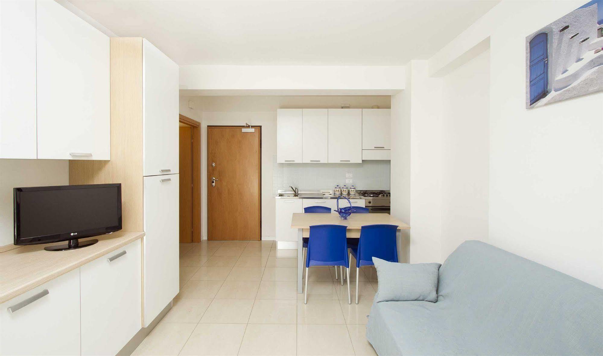 Residence I Delfini Купра-Мариттима Экстерьер фото